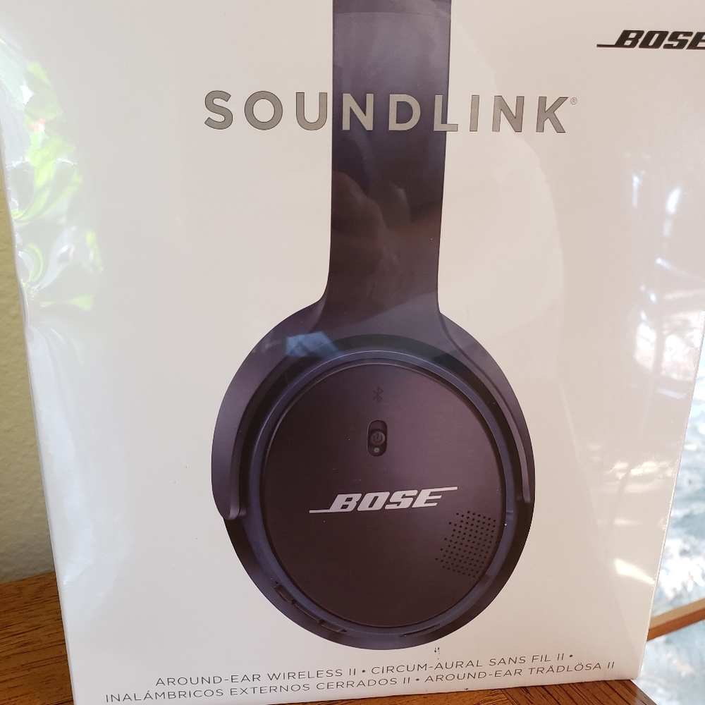Bose SoundLink Around Ear Wireless II Headphones Earphones
